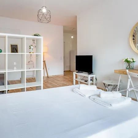Vila Magna W/ Pool By Lovelystay Apartment *